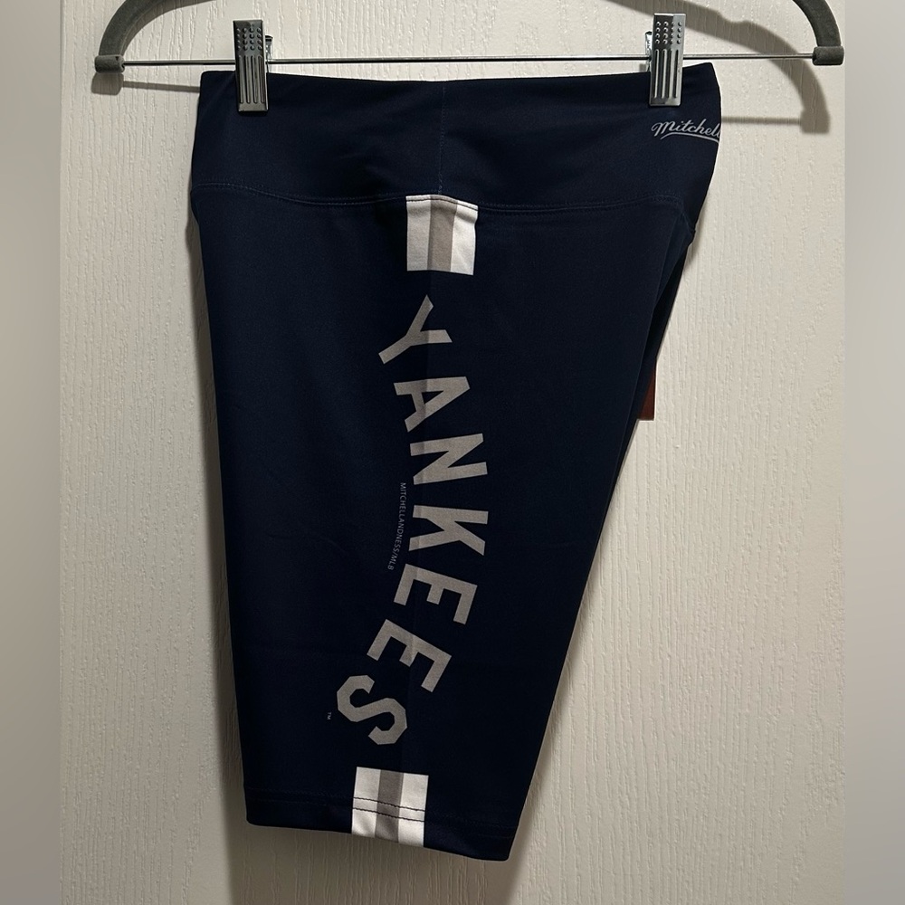 New with Tags New York Yankees Cooperstown Collection Women’s Athletic Shorts